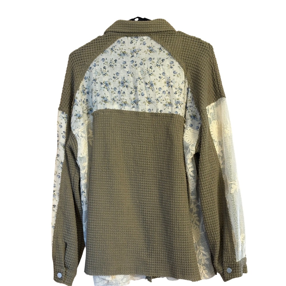 Davi & Dani Olive Green Waffle Knit Floral Lace Patchwork Shacket Top M - Picture 3 of 5